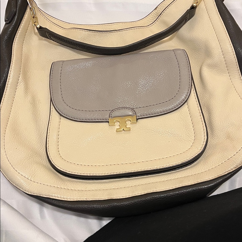 Tory Burch Black and Cream Shoulder Bag - Picture 9 of 9